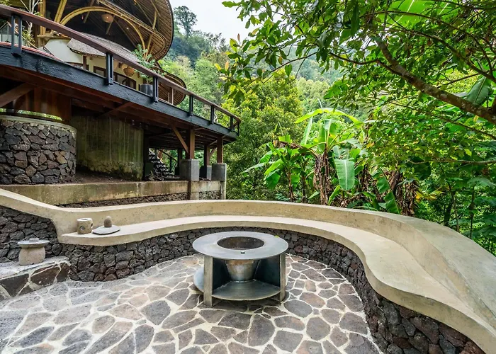 Waterfall Sanctuary 2br Forest Villa *